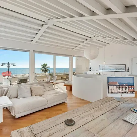 Golden Luxe - Penthouse Diamond In The Sky With A Sea View *