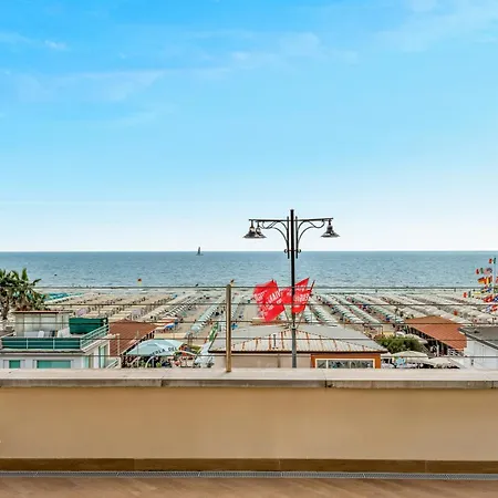 Golden Luxe - Penthouse Diamond In The Sky With A Sea View *