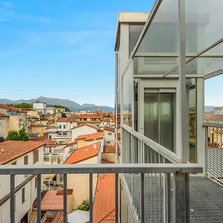 Golden Luxe - Penthouse Diamond In The Sky With A Sea View *